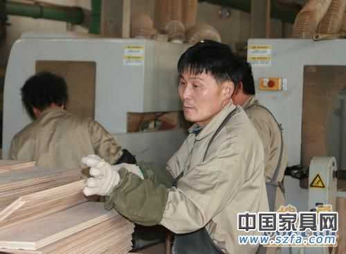 家居業(yè)一線勞動(dòng)者 家居業(yè)一線勞動(dòng)者