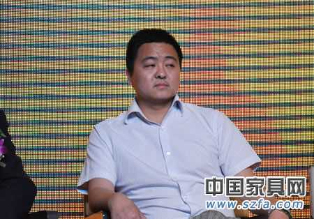 周海峰：線(xiàn)上線(xiàn)下產(chǎn)品保持一致性 價(jià)格可稍不同