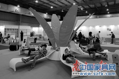 消費(fèi)者購(gòu)買(mǎi)的不僅僅是家具，而是一個(gè)舒適的環(huán)境。李細(xì)華 攝