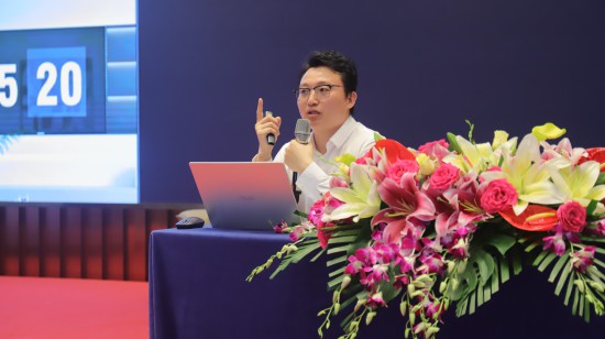 講解特寫(xiě) (2)